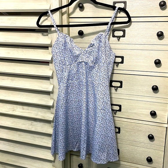 Chic Me Floral Dresses (Size Small) - Picture 1 of 4